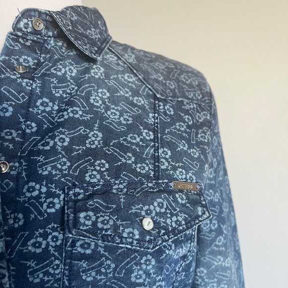 GUESS Lalima Blue Denim Printed Floral Flower Faux Pearls Casual Shirt Top RARE - Picture 6 of 11